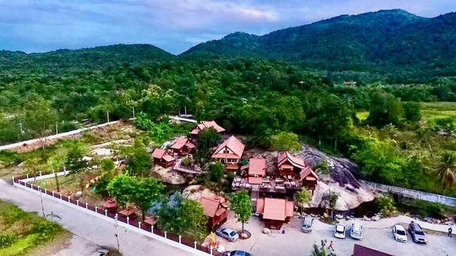 ขายที่ดิน กิจการร้านอาหาร กินลม ชมเขา พร้อมที่ดิน 3 ไร่ หนองรี ชลบุรี TP-L1508