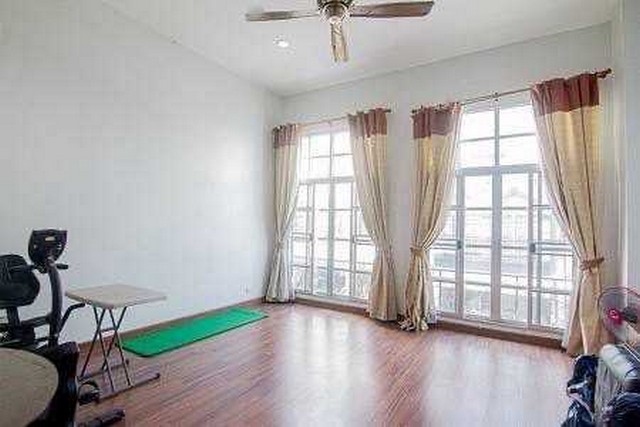 ทาวน์โฮม บ้านกลางเมือง ลูเซิร์น, สุขุมวิท 77 อ่อนนุช