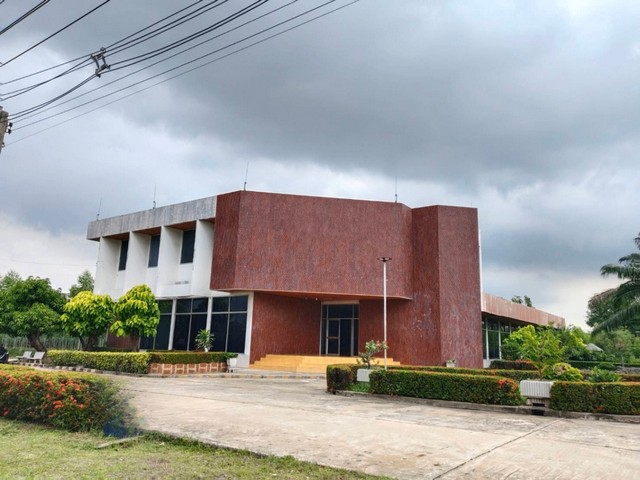 ที่ดินพร้อมสิ่งปลูกสร้าง พื้นที่ 110 ไร่ 3 งาน 35 ตารางวา ติดถนนพหลโยธินขาออก ระหว่าง กม. 45-46