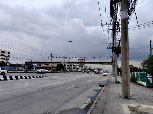 ที่ดินพร้อมสิ่งปลูกสร้าง พื้นที่ 110 ไร่ 3 งาน 35 ตารางวา ติดถนนพหลโยธินขาออก ระหว่าง กม. 45-46