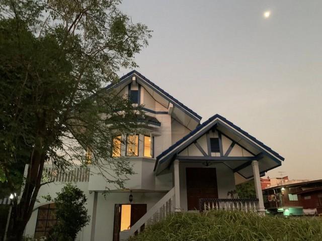 ให้เช่าบ้านเดี่ยว 2 หลัง 600 ตรว. ซ.เจริญรัถ 30 เหมาะทำร้านอาหาร cafe หรือ Home office