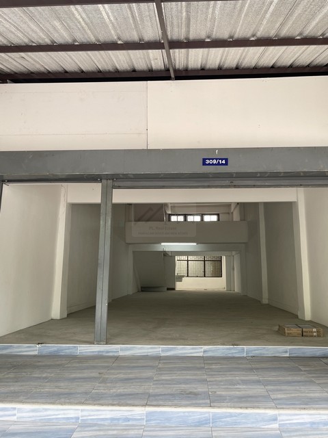 ให้เช่าอาคารพาณิชย์ 3.5 ชั้น 300 ตร.ม. ซอยพัฒนาการ 57/1 ติดถนนใหญ่ ใกล้ตลาดพัฒนาการ