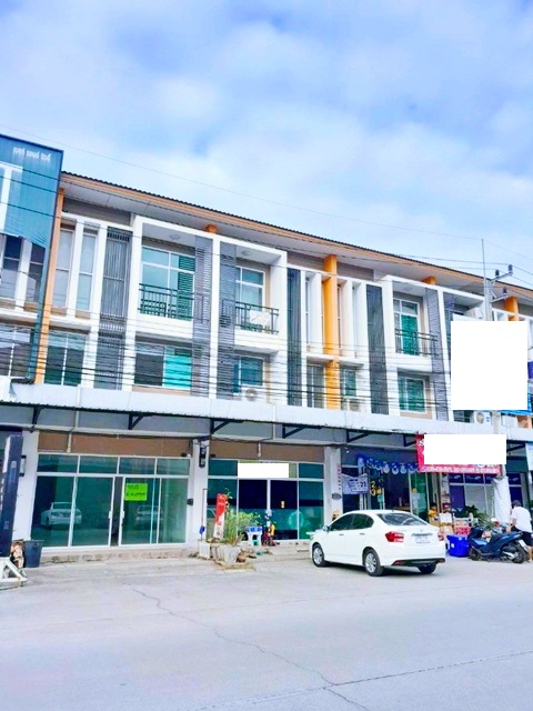 ลาดสวาย อำเภอลำลูกกา  BTSคูคต 3.1กม. ให้เช่าทาวน์โฮม 3 ชั้น 19ตร.วา. 230ตร.ม. รร.สายไหม 2.4 กม.2 นอน 3น้ำ  ตลาดเอซี คลองสี่ 2.2 กม. 