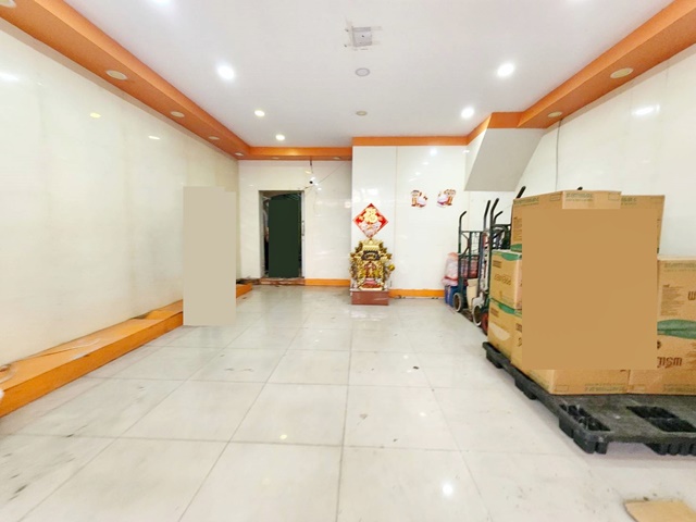 เยาวราช ร้าน CAFEได้  MRT วัดมังกร 497ม. เผยอิง ถ.ทรงวาด  ลานจอดรถช้าง ให้เช่าอาคาร 3ชั้น 25ตร.วา.291ตร.ม. 5นอน 3น้ำ ม.จุฬาลงกรณ์ 2.5 กม.