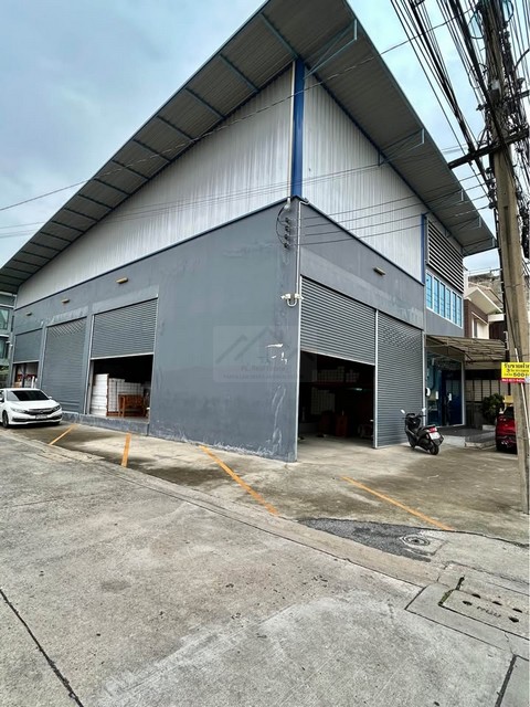 ให้เช่าโกดังพร้อมสำนักงาน พื้นที่รวม 420 ตรม. ซอยพัฒนาการ 38 ไฟฟ้า 3 เฟส 4 สาย เดินทางสะดวก ใกล้ทางด่วน ใกล้ซีคอนสแควร์