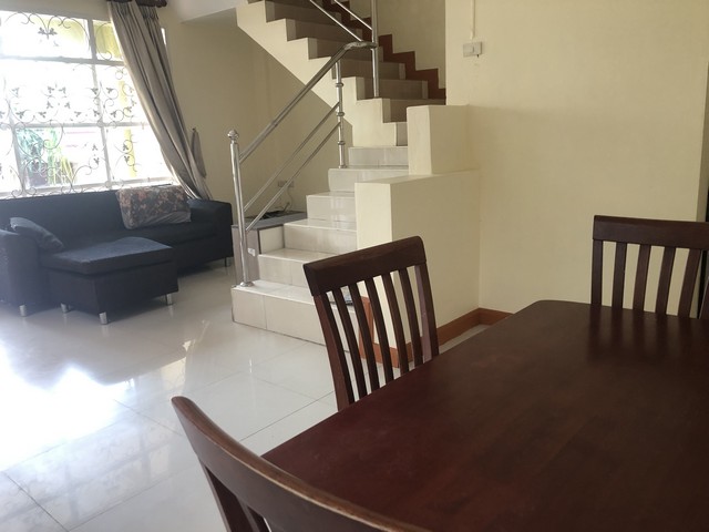 ให้เช่าบ้านแฝด3ชั้นซอยพหลโยธิน19วิภาวดีรังสิต28ใกล้MRพหลโยธินBTSลาดพร้าวรร.หอวังพร้อมอยู่ ใช้ที่อยู่จดทะเบียนได้