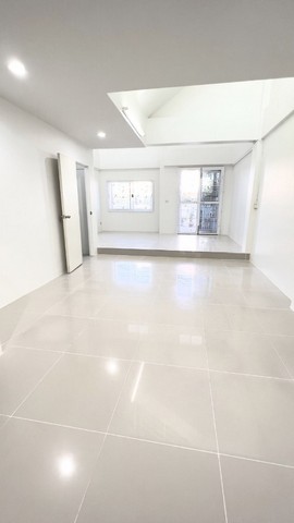 ให้เช่าทาวน์โฮม4ชั้นย่านนวมินทร์โพธิ์แก้วบางกะปิใกล้เดอะมอลล์บางกะปิเลียบด่วน