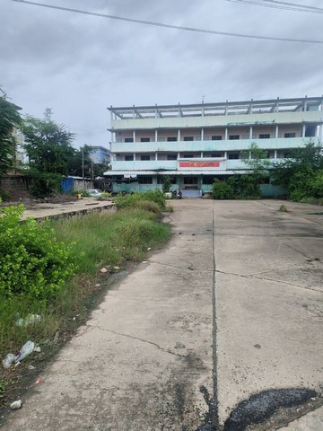 ขายที่ดินถนนสุขสวัสดิ์ ซอย 53 พร้อมอาคาร คสล 3 ชั้น เนื้อที่ 1-3-48 ไร่ ราคาขายตารางวาละ 35000 บาท