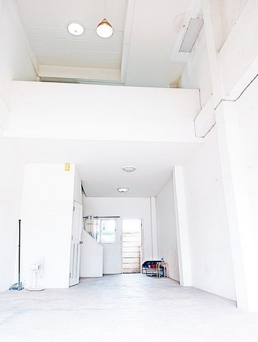 ค้าขายได้ ใกล้ตลาดไท ตึกแถวติดถนนเอราวัณ1ในชุมชน วิวคลอง 16.4ตรว. 2.5ชั้น คลอง2 คลองหลวง ปทุมธานี o86-3ol-6l6l