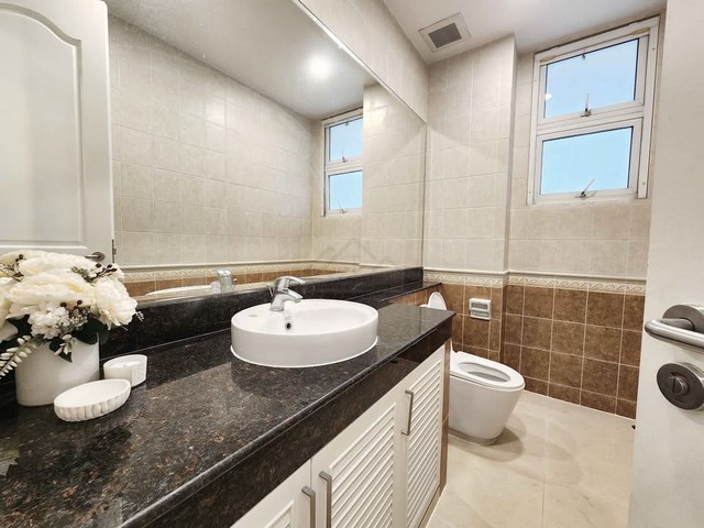 ให้เช่าบ้านเดี่ยวสุดหรู 3 ชั้น 320 ตรม 5 ห้องนอน พร้อมระเบียงใหญ่ วิวสวย ย่านรัชดานิเวศน์ 16 ใกล้ MRT ห้วยขวาง