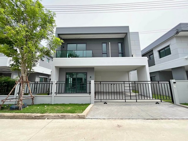  ให้เช่าบ้าน 4 ห้องนอน 4 ห้องน้ำ แอร์ 5 ตัว  บ้าน Centro ดอนเมือง แจ้งวัฒนะ หน้าบ้านหันทางทิศใต้