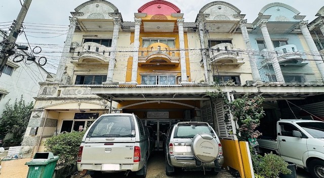 อาคารพาณิชย์ 3 ชั้น วิโรจน์วิลล์ ถนน 345 บางบัวทอง นนทบุรี 