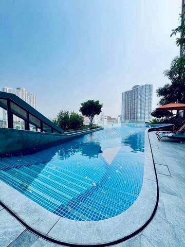 ให้เช่าเดอะ เบส ไฮท วิวสระว่ายน้ำ ทำเลดี พร้อมเข้าอยู่