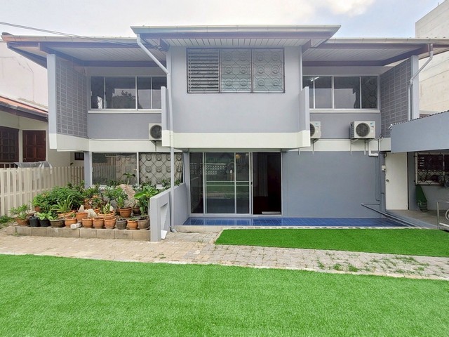 ให้เช่าบ้านเดี่ยวหลังใหญ่ 2 ชั้น 95 ตรว. 4 ห้องนอน ซอยพระรามเก้า41 ใกล้เดอะไนน์พระราม 9