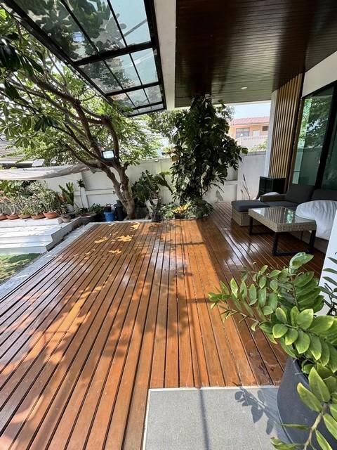 P993 ให้เช่าบ้านเดี่ยว 2 ชั้น 98 ตรว. 5 ห้องนอน โชคชัย 4 ซอย 32 ลาดพร้าว เลียบด่วน พร้อมเฟอร์นิเจอร์ ใกล้ทางออกถนนเลียบด่วน รามอินทรา