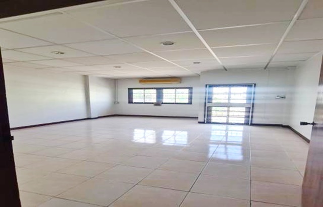 ให้เช่า-ขายทาวน์เฮ้าส์ 3 ชั้น ไทวัสดุ นวมินทร์ 500 ม. 4 นอน  ติดถนนใหญ่  23ตร.วา. 276ตรม. 2แอร์ นวมินทร์ 131-141  ทำเลดี  3 น้ำ