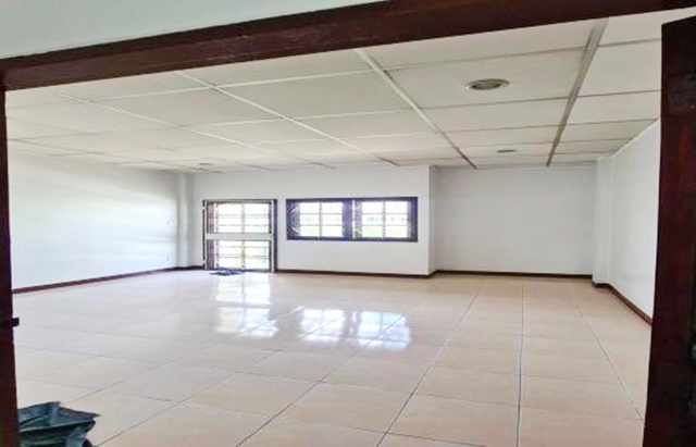 ติดถนนใหญ่ นวมินทร์ 131-141 ไทวัสดุ นวมินทร์ 500 ม. 4 นอน ให้เช่า-ขายทาวน์เฮ้าส์ 3 ชั้น 24ตร.วา. 274ตรม. 2แอร์   ทำเลดี  3 น้ำ