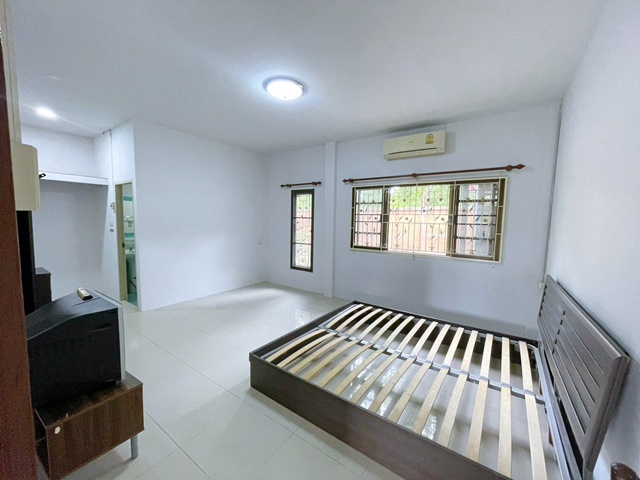 ตลาดสวนมุก 4กม.แยกทับมา โลตัส ระยอง คฤหาสน์ให้เช่า 84ตร.วา.284ตร.ม.พร้อมเฟอร์ 3นอน รร.อัสสัมชัญระยอง 3.9 กม. เลี่ยงเมืองระยอง