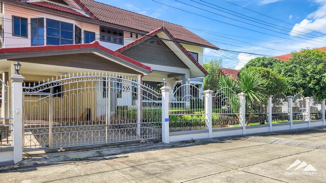 7 Bedroom Family Home In San Sai Near Mae Jo University