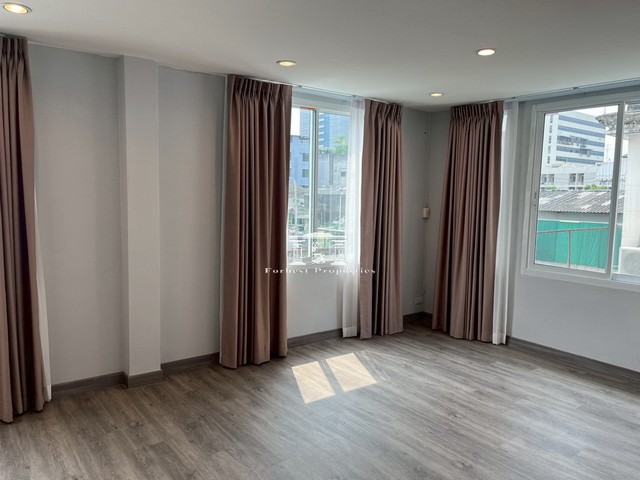 ขาย ศรีนครินทร์ แกรนด์ แมนชั่น / บ้านแฝด 3 ชั้น เนื้อที่ 45 ตร.ว. ใกล้ MRT สถานีศรีนุช 1 กม., ธัญญาพาร์ค, Max Value, London Street