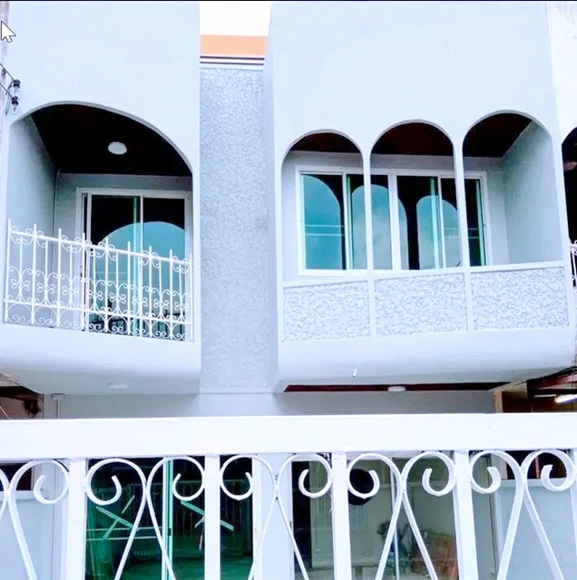 BTS เอกมัย 4.3กม.ทองหล่อ4กม. ไม่เคยอยู่ ให้เช่าทาวน์เฮาส์ 2 ชั้น 35ตร.วา. 280 ตร.ม.รีโนเวทใหม่ ย่า พัฒนาการ 20-25 อ่อนนุช17 3 นอน 2 น้ำ