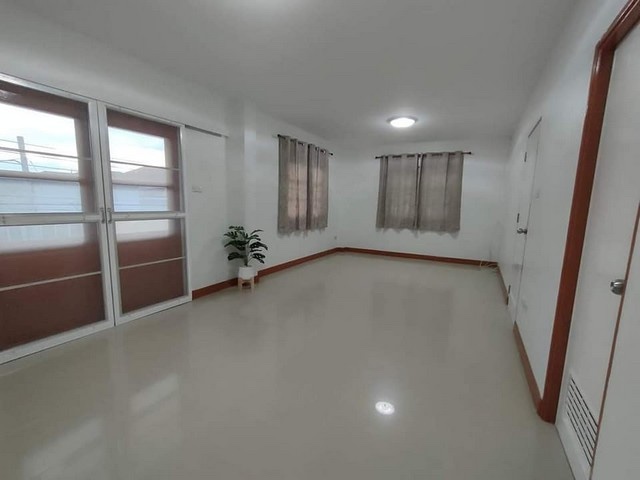 BH3681 ให้เช่าบ้านเดี่ยว 2 ชั้น หมู่บ้านบางปูวิลล่า 2 รีโนเวทใหม่ทั้งหลัง