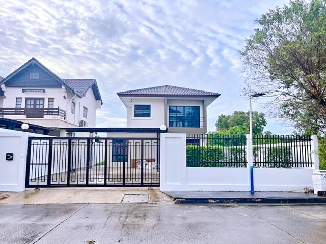 ซ.นิมิตใหม่ 14-22  เปิดซิง! ให้เช่าคฤหาสน์  2 ชั้น 89 ตร.วา..4นอน MRT สุวินทวงศ์ 2.9 กม.  3 น้ำ  รพ.นวมินทร์ 3.6 กม.  ตลาดมีนบุรี 2 3 กม.