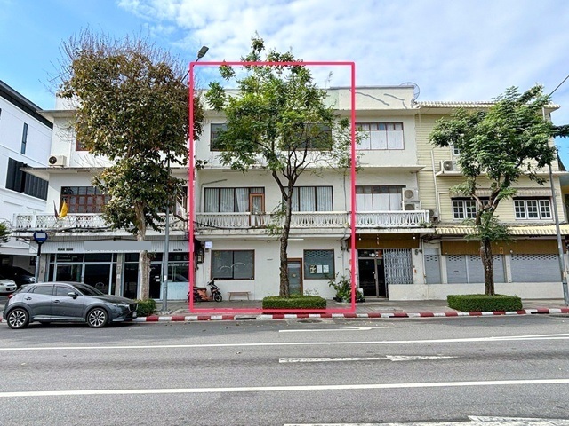 4นอน รร.ราชวินิต มัธยม 200 ม. BTS ราชเทวี 1.75กม. ตลาดประตูน้ำ 3.5 กม. ให้เช่าอาคารพาณิชย์ 3 ชั้น 2 คูหาติดกัน 437ตร.ม. 37 ตร.วา. 