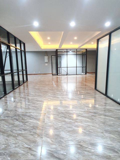 โกดัง สำนักงาน ขนาด 1,400 ตร.ม. ติดทางด่วน รามอินทรา