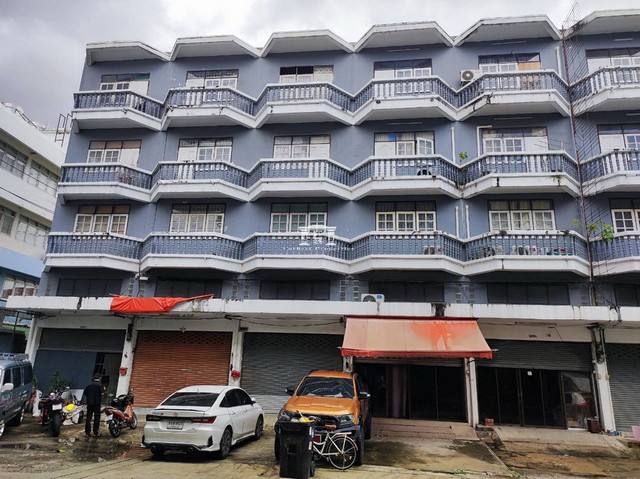 ขาย อาคารพาณิชย์ 4.5 ชั้น 5 คูหา ถนนประดิษฐ์มนูธรรม เนื้อที่ 100.20 ตร.ว. ใกล้ทางด่วน,บุญถาวร, Navavej International Hospital, The
