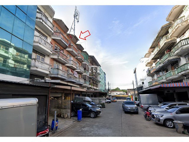 ให้เช่าอาคาร 3.5 ชั้น  5 ห้องนอน 3 ห้องน้ำ มีแอร์ 7 ตัว  สิริ อเวนิว เพชรเกษม 81