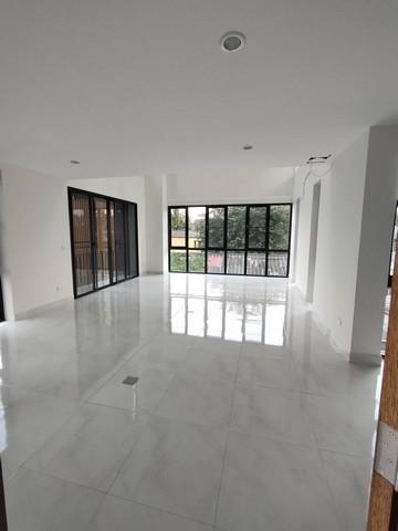 ให้เช่าโฮมออฟฟิศ 3.5 ชั้น 50 ตรว. ย่านรัชดา ลาดพร้าว-วังหิน โชคชัย4 ใกล้ MRT ลาดพร้าว