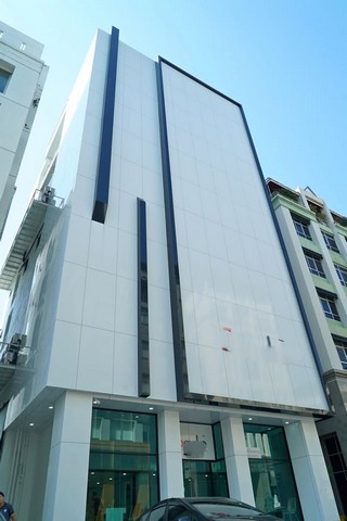 HR2701ขายหรือเซ้งอาคาร 8 ชั้น พื้นที่ใช้สอยกว่า 2,000 ตารางเมตร ใกล้เซ็นทรัลปิ่นเกล้า เหมาะทำคลินิก รพ.เสริมความงาม มีใบอนุญาตถูกต้อง
