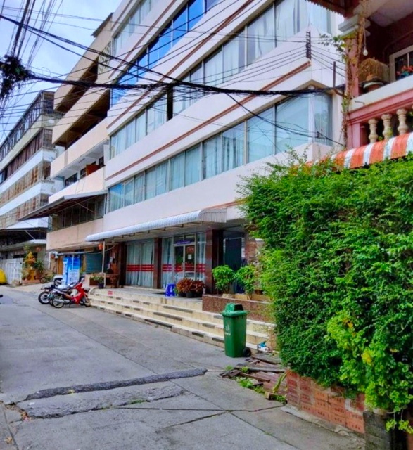 สาธุประดิษฐ์ 28-36 ทางด่วน สะพานพระราม9 BRTวัดดอกไม้ 1.3 กม.ให้เช่าสำนักงาน ชั้น 2 พร้อมที่จอดรถ ตกแต่งสวย 110 ตร.ม. เซ็นทรัล พระราม 3กม.