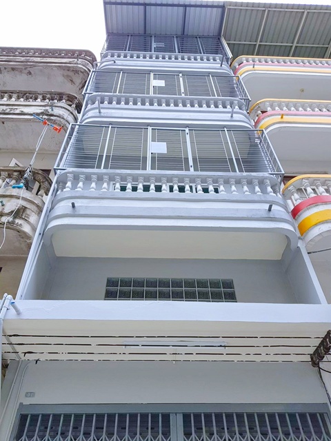 เลียบคลองทวีวัฒนา MRTหลักสอง 3.4กม.วิคตอเรีย การ์เด้นท์ 500 ม.ให้เช่าอาคารพาณิชย์ 5 ชั้น+ดาดฟ้า 22ตร.วา.3 นอน 2 น้ำ สำนักงาน พักอาศัย