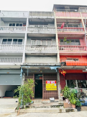 อาคารพาณิชย์ 3 ชั้นครึ่ง พร้อมอยู่  ย่านสุขสวัสดิ์ 26  ทำเลทองเพื่อการค้าและการลงทุน  ใจกลางแหล่งชุมชน  ZTK263