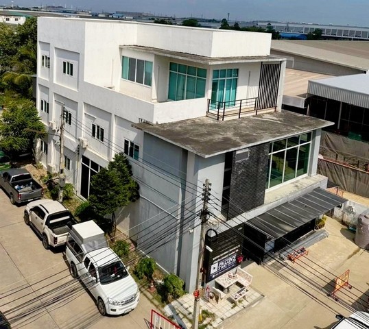 ขาย​ปล่อยเช่า​#โฮมออฟฟิต  3 ชั้น #เนื้อที่ 105 ตร.วา #พื้นที่ใช้สอยกว่า 500 ตร.เมตร  ใจกลางอมตะนคร ชลบุรี