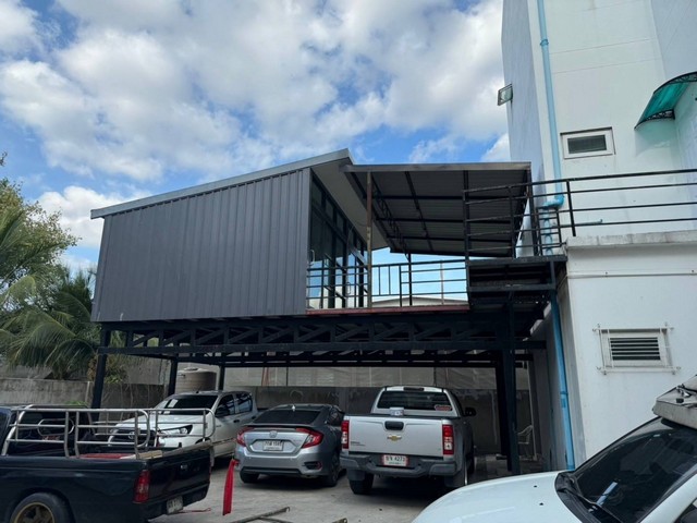 ขาย​ปล่อยเช่า​#โฮมออฟฟิต  3 ชั้น #เนื้อที่ 105 ตร.วา #พื้นที่ใช้สอยกว่า 500 ตร.เมตร  ใจกลางอมตะนคร ชลบุรี