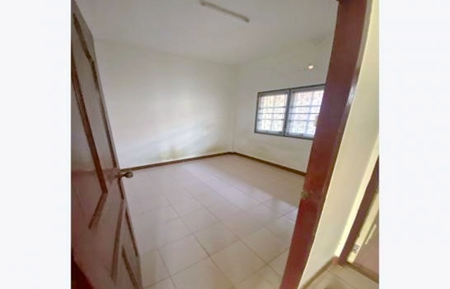 ให้เช่าบ้านเดี่ยว 1 ชั้น 62 ตร.วา. พุทธมณฑล สาย5 ไชน่าทาวน์ ศาลายา 900ม.242 ตร.ม.1 น้ำ 3 นอน  วิวทุ่งนาสุดซอย รพ. ม. มหิดล 1.9 กม.