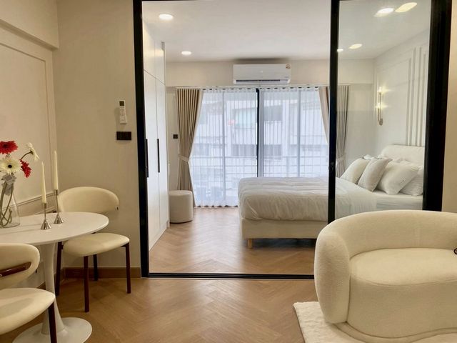 ขาย 2.19 ล้าน #ชมดอย คอนโด (ตึกเหลี่ยม) 35 ตรม. #วิวสระ + วิวดอย #เฟอร์นิเจอร์ครบ #รีโนเวทใหม่ #ซื้ออยู่เองหรือปล่อยเช่าได้