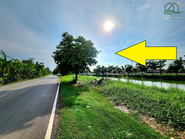 ขายที่ดินติดถนนเรียบคลอง คลอง 12 รังสิต-นครนายก 205 ไร่ อยู่ใกล้คลอง ใกล้แหล่งชุมชน ใกล้วิทยาลัย เหมาะทำจัดสรร แบ่งแปลงขาย ทำหมู่บ้าน   