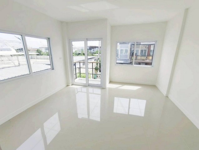 วิลเลจ แอท พาร์ค ราชพฤกษ์-กาญจนาภิเษก คลองพระอุดม ลาดหลุมแก้ว ปทุมธานี