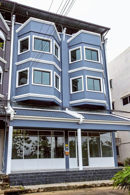 ถ.เฉลิมพระเกียรติร.9 29-38 ไม่เคยอยู่! MRTสวนหลวง ร.9 2.4 กม.ให้เช่าอาคารสำนักงาน  4 ชั้น 2คูหา 55ตร.วา. 577ตร.ม. โชว์รูม 5 นอน 6 น้ำ