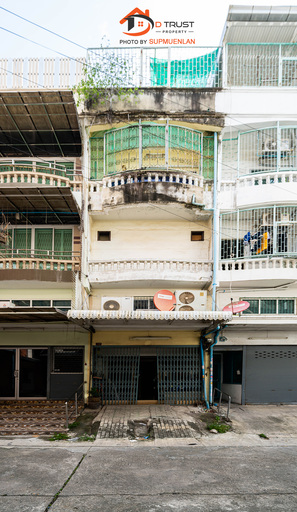 ขายด่วน ตึกแถว 3 ชั้น มีชั้นลอย อ่อนนุช 28 เนื้อที่ 16ตร.ว. ราคาไม่เเพง