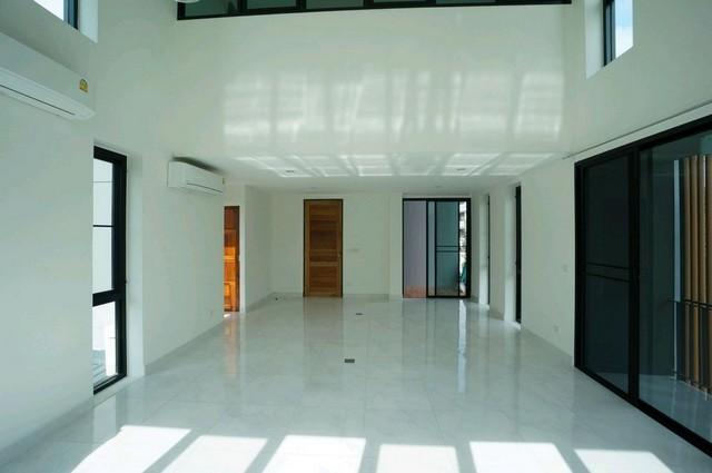 รหัสC6854 ให้เช่าโฮมออฟฟิศ 4 ชั้น ย่านถนนรัชดาภิเษก ซอยรัชดา32 ใกล้เสนานิคม ลาดพร้าววังหิน จอดรถได้ 5 คัน