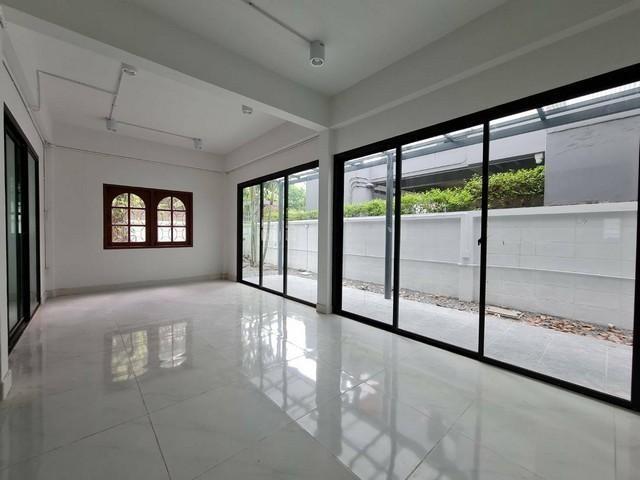 รหัสC6846 ให้เช่าบ้านเดี่ยว 2ชั้น ย่าน ลาดพร้าว โชคชัย4 ใกล้ MRTโชคชัย4 ใกล้นาคนิวาส เลียบด่วนเหมาะทำโฮมออฟฟิศ