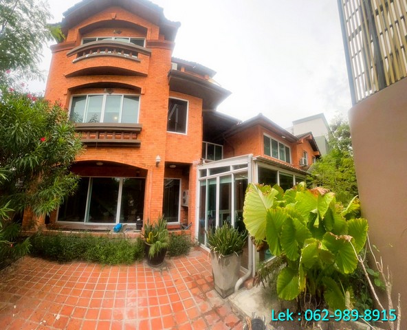 ขายบ้านเดี่ยว  เอกมัย ซ.10 เนื้อที่ 120 ตรว. ทำเลดี ซ.ปรีดี25, 