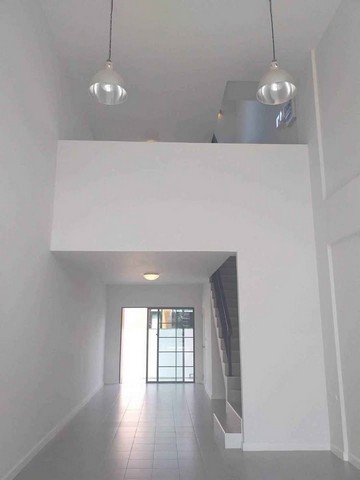 ให้เช่าอาคารสำนักงาน3.5 ชั้น ย่านเพชรเกษม บางบอน พระราม2 หลังมุม  สิริ อเวนิว เพชรเกษม 81