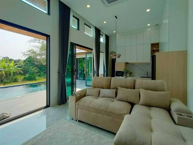 พูลวิลล่าริมน้ำ ชั้นเดียว สไตล์โมเดิร์น บรรยากาศดี เงียบสงบ สารภี