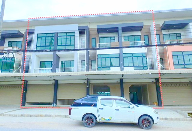 นิคมอีสเทิร์นซีบอร์ด ระยอง 3.2 กม. นิคมอุตสาหกรรมอมตะซิตี้ .บิ๊กซี ปลวกแดง 4.8 กม. อาคารพาณิชย์ 4คูหา 3 ชั้น 88 ตร.วา.ติดทางหลวง 